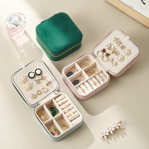 small jewelry box for earrings